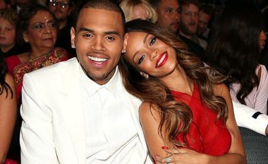 "Pështyu gjak në fytyrën time", Chris Brown flet për Rihannan