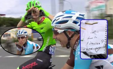 Çiklisti i propozon martesë të dashurës gjatë Tour de France (Foto/Video)