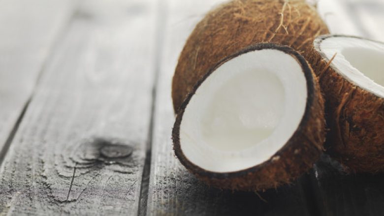 A është vaji i kokosit në të vërtetë i shëndetshëm