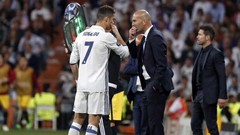 Zidane konfirmon qëndrimin e Ronaldos te Reali