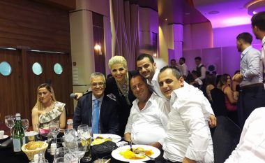 Dy yje shqiptare u përkujdesen për dasmën e djalit të Adem Grabovcit (Foto)