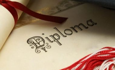 Intervistohen tre të dyshuar për falsifikim të dokumenteve dhe shit-blerje të temave të diplomave