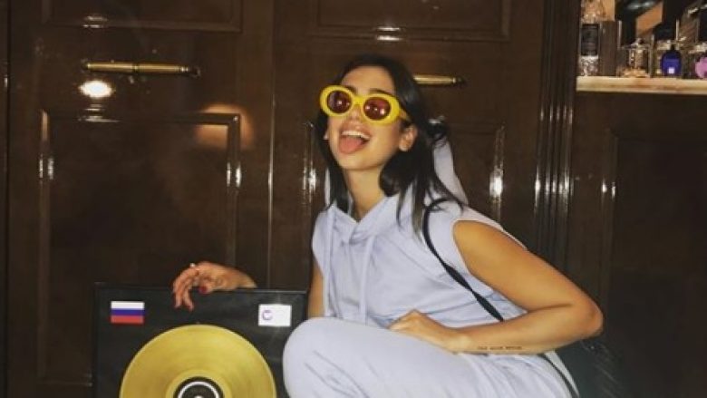 Dua Lipa merr një vlerësim të artë në Rusi (Foto)