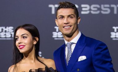 E dashura e Ronaldos pesë muajshe shtatzënë, por trupi i saj është në top formë (Foto)