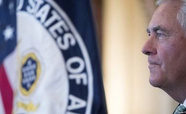 Tillerson mohon se do të largohet nga detyra