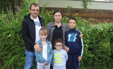 Familja kosovare refuzon dëbimin nga Franca