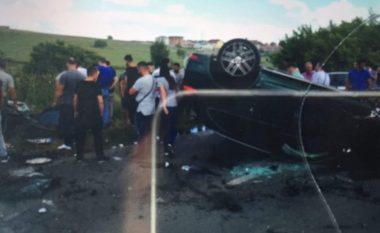 Aksident i rëndë në rrugën Prishtinë-Gjakovë, një i vdekur e dy të lënduar rëndë