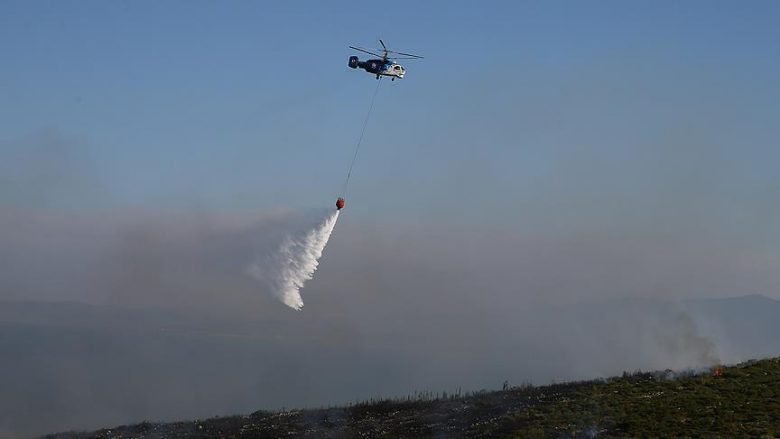 Rrëzohet një helikopter zjarrfikës në Turqi, ekuipazhi i mbijeton aksidentit