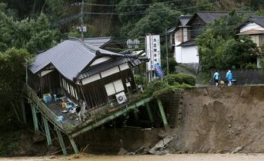 Moti i keq përfshin Japoninë, 15 të vdekur