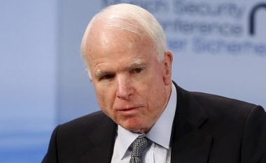 Senatori John McCain diagnostikohet me kancer në tru