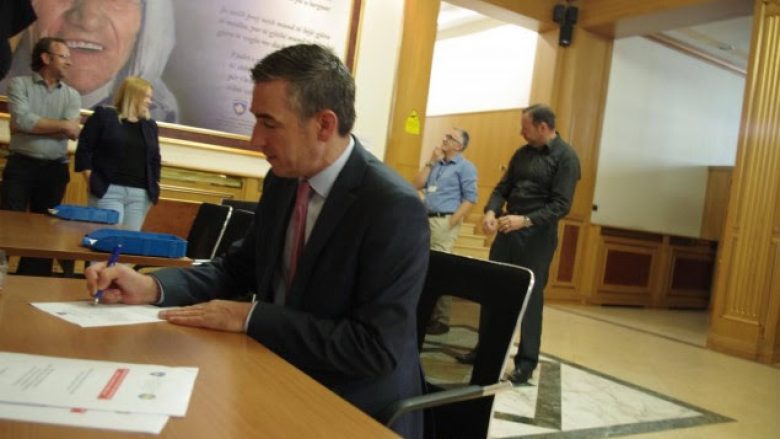 Veseli regjistrohet si deputet, uron një fillim të ri për Kosovën