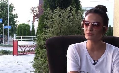 Liberta Spahiu rrëfen për takimin me Kemalin në aeroport (Video)