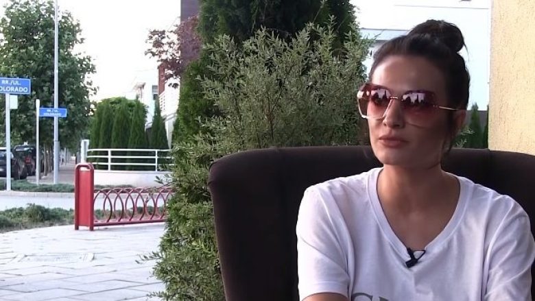 Liberta Spahiu rrëfen për takimin me Kemalin në aeroport (Video)
