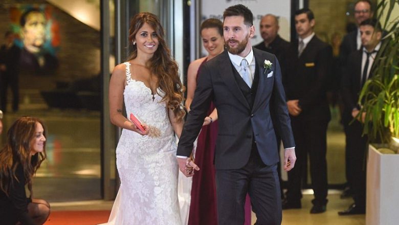 Martohet Messi, rrjedhin imazhet e para të dasmës së vitit (Foto/Video)