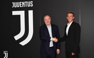 Zyrtare: Bernardeschi nënshkruan me Juventusin (Foto)