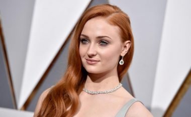 Rrëfehet ‘Sansa Stark’: Seksin oral e mësova nga skenari i “Game of Thrones”