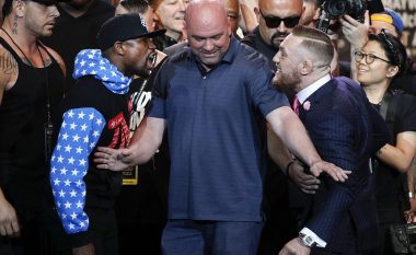 Takohen për herë të parë McGregor dhe Floyd Mayweather – Të dy premtojnë fitoren në takimin që nuk kaloi pa zhurmë, fjalë dhe gjestet nga boksierët (Foto)