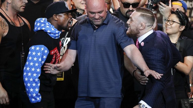 Takohen për herë të parë McGregor dhe Floyd Mayweather – Të dy premtojnë fitoren në takimin që nuk kaloi pa zhurmë, fjalë dhe gjestet nga boksierët (Foto)
