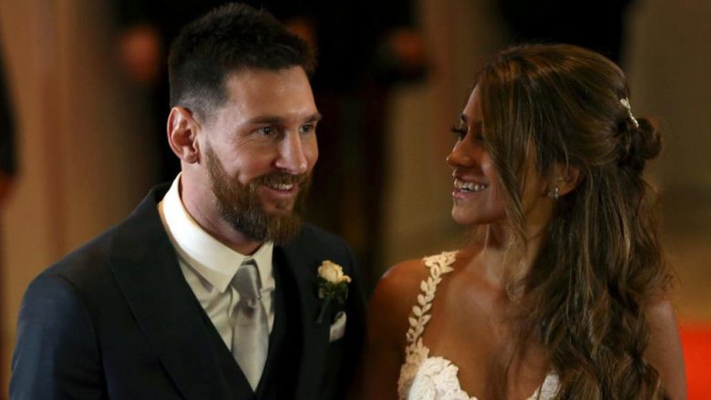 Messi dhuroi pijet dhe ushqimin që mbeten në dasmë për nevojtarët