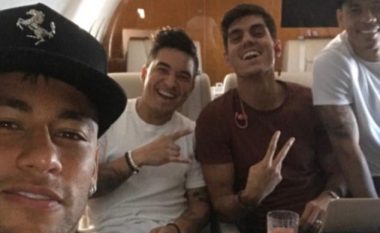 Neymar nuk shkon në Katar, ndalet në Kinë dhe takon disa miq të tij (Foto)