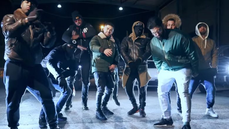 Noizy publikon “AK47”, pjesë e klipit edhe “Kallashi” (Video)