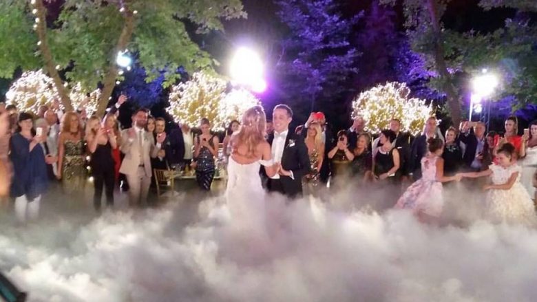 Rrjedhin imazhe të reja të dasmës së Orinda Hutës dhe Turjan Hyskës (Foto/Video)
