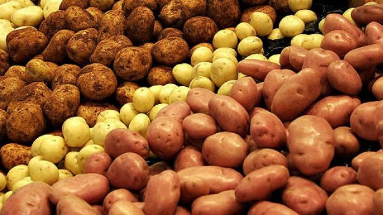 Shqipëria ka vendosur barrierë tarifore për patatet dhe qepët nga Kosova