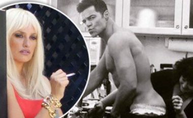 Penelope Cruz publikon një fotografi të Ricky Martinit teksa zhvesh pantallonat dhe shfaq të pasmet (Foto)
