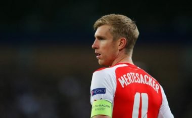 Mertesacker: Sivjet luajë, sezonin e ardhshëm trajner te Arsenali