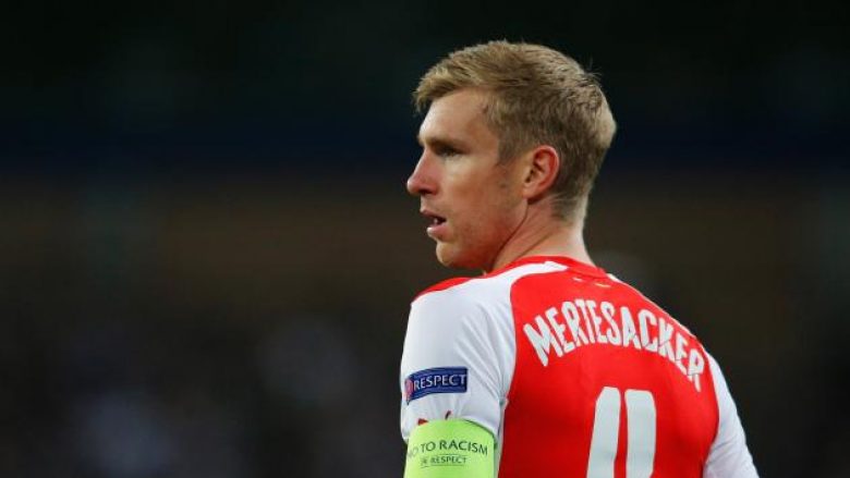 Mertesacker: Sivjet luajë, sezonin e ardhshëm trajner te Arsenali