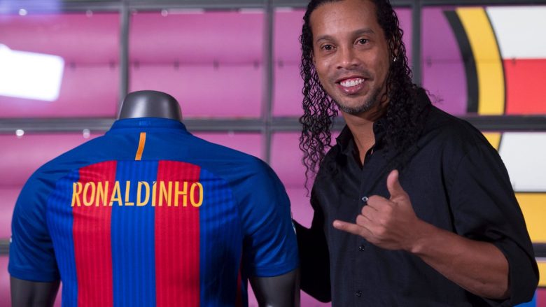 Ronaldinho i jep bekimin Barcelonës që ta marr Coutinhon për zëvendësim të Neymarit