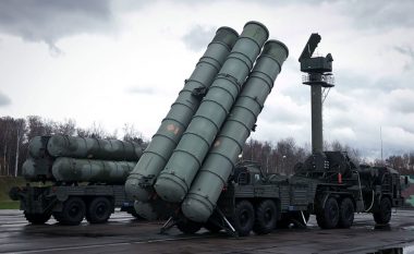 Serbia po armatoset rëndë: Presin sistemin S-300, aeroplanët dhe tanket ruse…