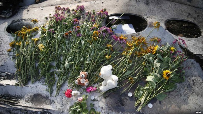Tri vjet nga rrëzimi i fluturimit MH17, Holanda kujton sot viktimat