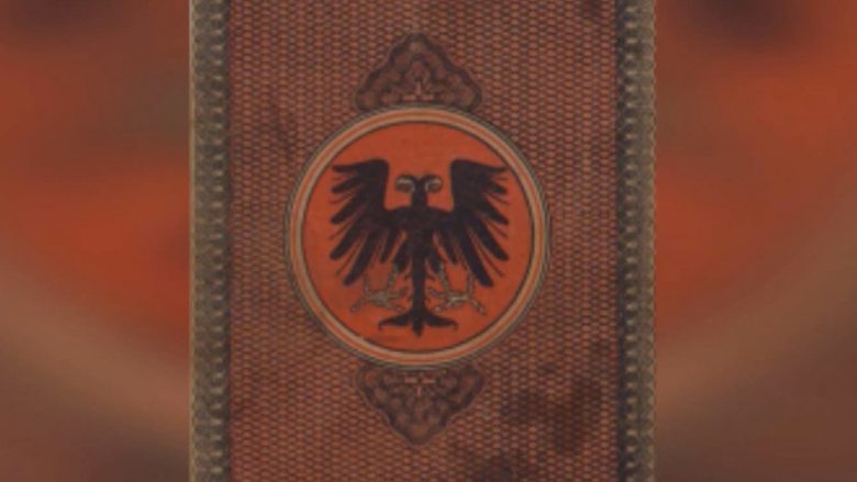 Vazhdon debati për flamurin kombëtar shqiptar: Më 28 Nëntor 1912, shqiponja kishte qafë të drejtë nga ku dalin dy koka (Video)