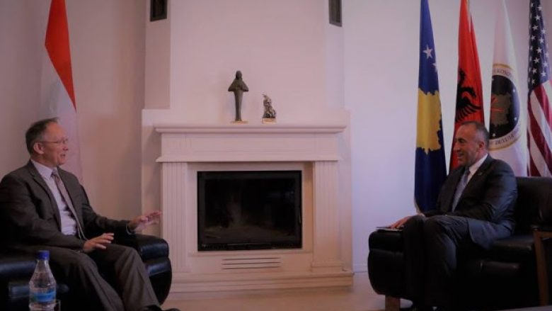 Haradinaj takon ambasadorin hungarez, bisedojnë për formimin e institucioneve