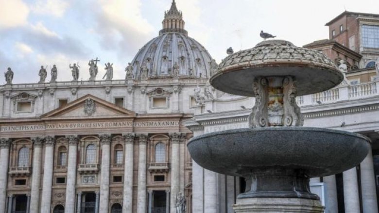 Nuk ka ndodhur kurrë ndonjëherë: Mungesë uji, mbyllen shatërvanët në Vatikan
