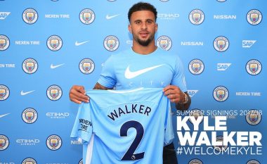 Zyrtare: Manchester City blen Walkerin