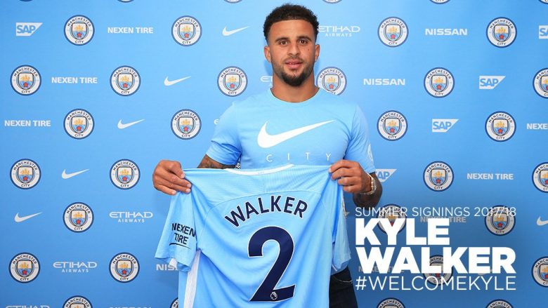 Zyrtare: Manchester City blen Walkerin
