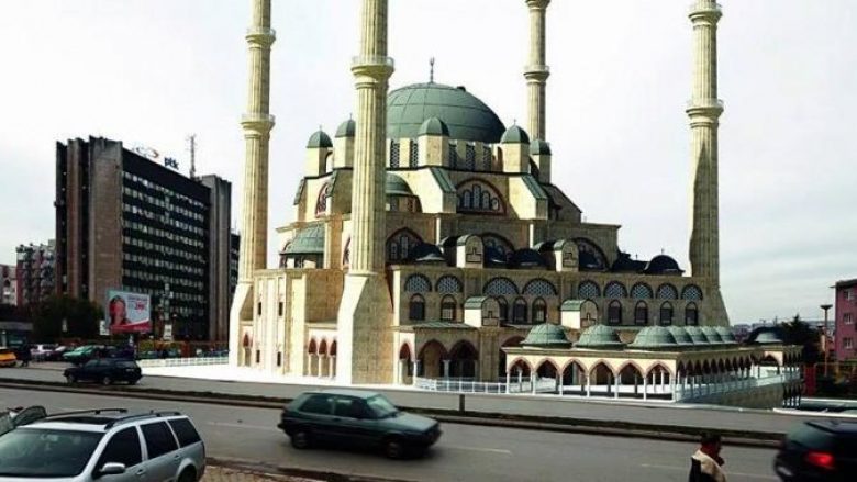 BIK-u akuzon Shpend Ahmetin dhe Liburn Aliun se po zvarrisin lejen për xhaminë kryesore (Video)