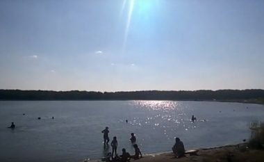 Liqeni i cili për një shekull i takonte Rusisë, përnjëherë është bërë i Kazakistanit (Foto/Video)