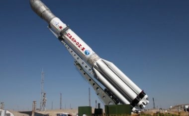 Rusia lanson me sukses një raketë Proton