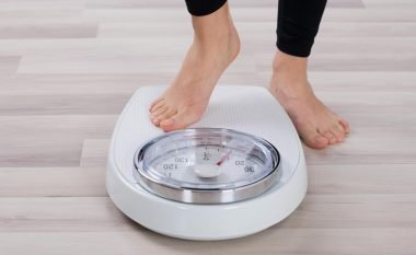 Mateni peshën tuaj çdo ditë: Mund t’ju duket e parëndësishme, por ju motivon ta arrini qëllimin tuaj