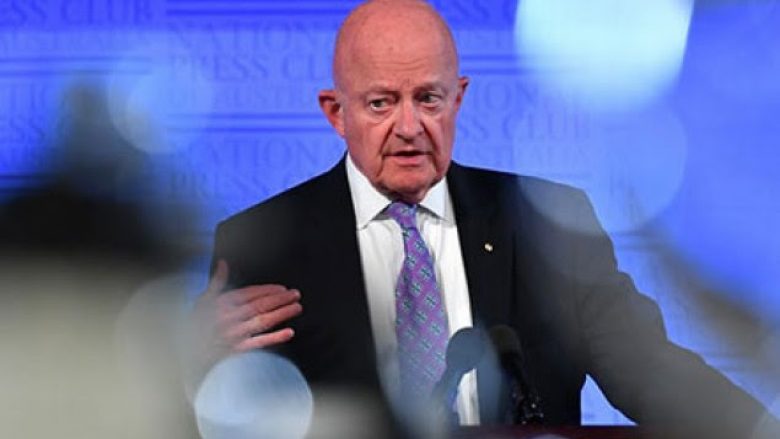 Clapper: Kodet bërthamore në duart e Trump, gjë e frikshme