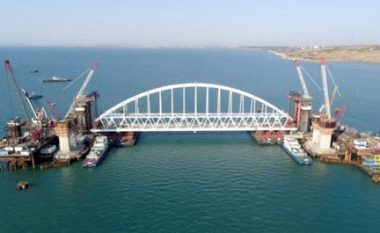 Ura gjigante që do të lidhë Krimenë me Rusinë