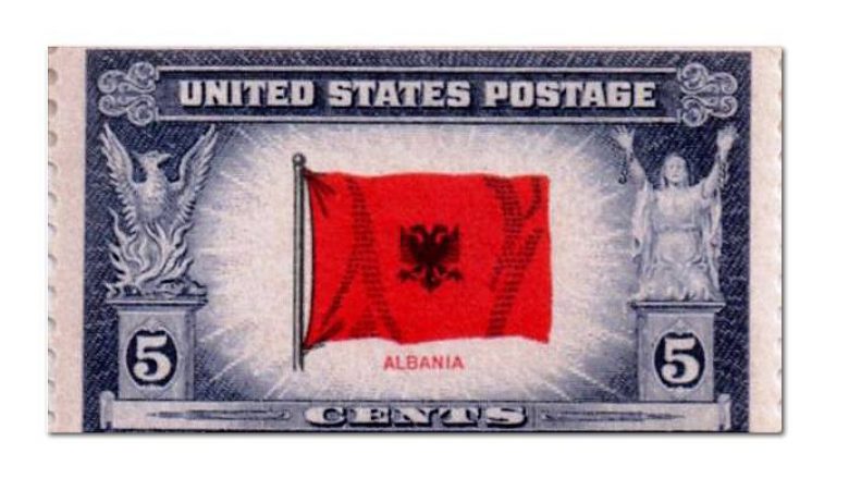 Pulla amerikane me flamurin shqiptar