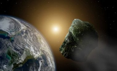 Asteroidi më i madh që kalon sonte pranë Tokës mund të duket me dylbi