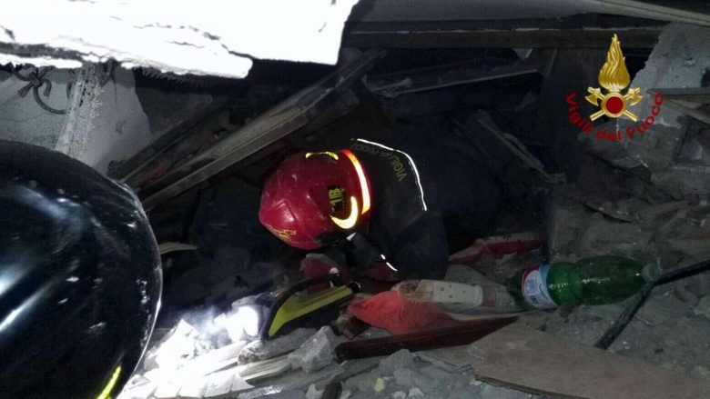 Tërmeti në Itali, foshnja shtatëmuajshe nxirret e gjallë nga gërmadhat (Foto/Video)