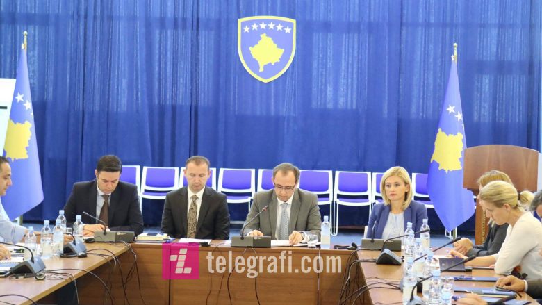 Kusari-Lila: PAN-i me bllokadën e krijuar i humbi Kosovës afro 100 milionë euro