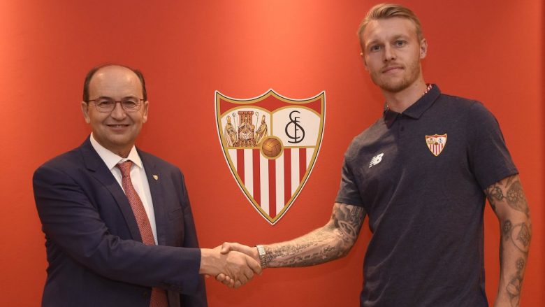 Zyrtare: Kjaer nënshkruan me Sevillan (Video)