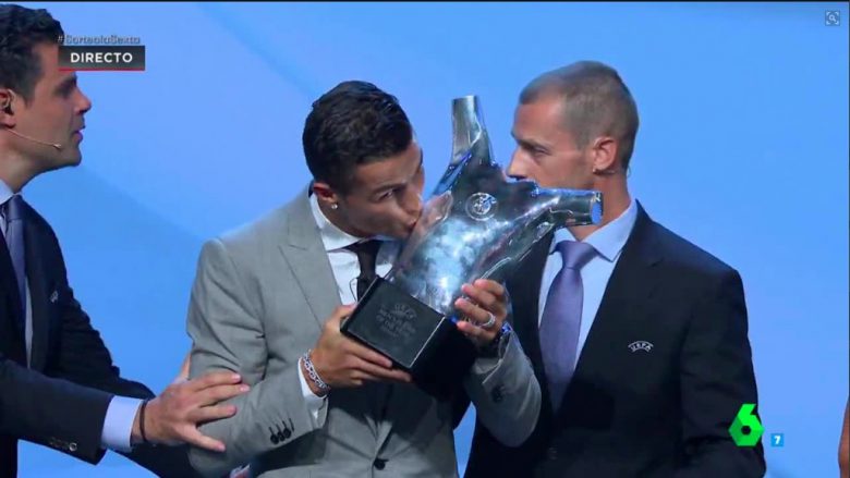 Ronaldo i sukseseve, merr edhe çmimin ‘Lojtari i vitit’ nga UEFA (Foto/Video)